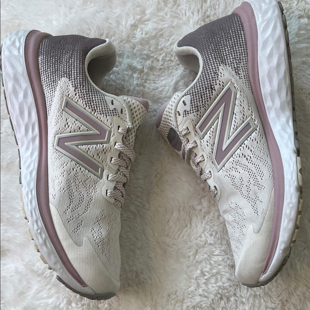 New Balance Women's Running Shoes in Dusty Pink and Cream 8.5 - Picture 9 of 10
